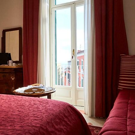 Suite Klimt P.Zza Amedeo Неаполь Экстерьер фото