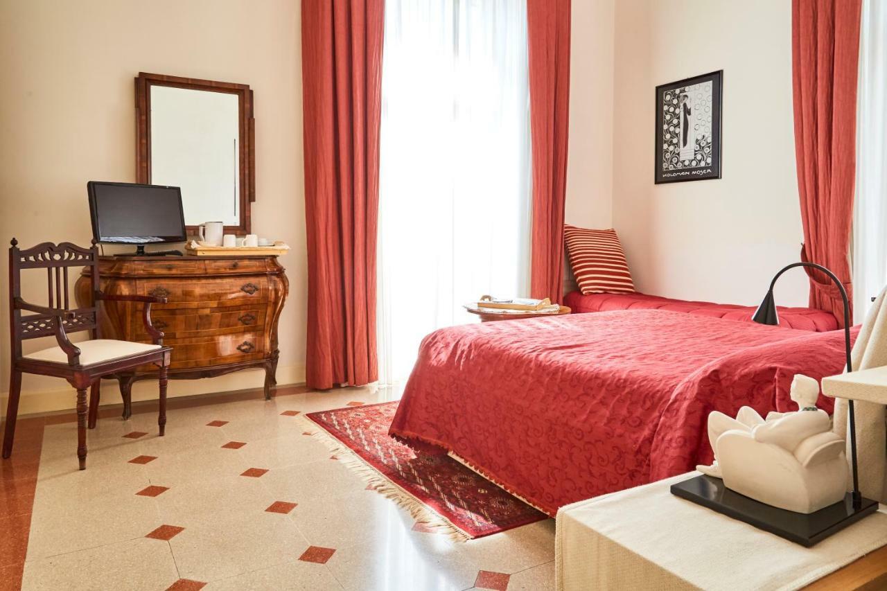 Suite Klimt P.Zza Amedeo Неаполь Экстерьер фото