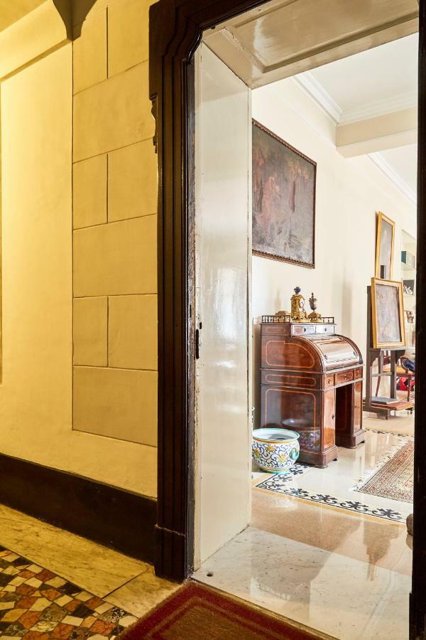 Suite Klimt P.Zza Amedeo Неаполь Экстерьер фото